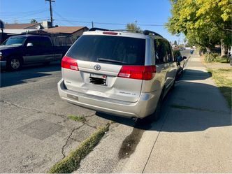 2004 Toyota Sienna