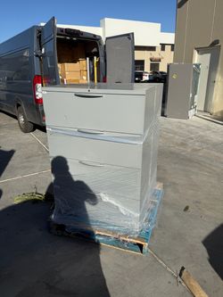 4 drawer organizer   Located Hesperia ca