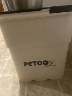 Petco dry food storage container