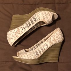 American Eagle Women’s Wedge Shoes