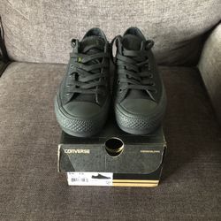 New Unisex Youth Converse Shoes Size 5 1/2