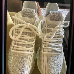 Women’s Máxima Rhinestone - Trim Trainer Sneakers 