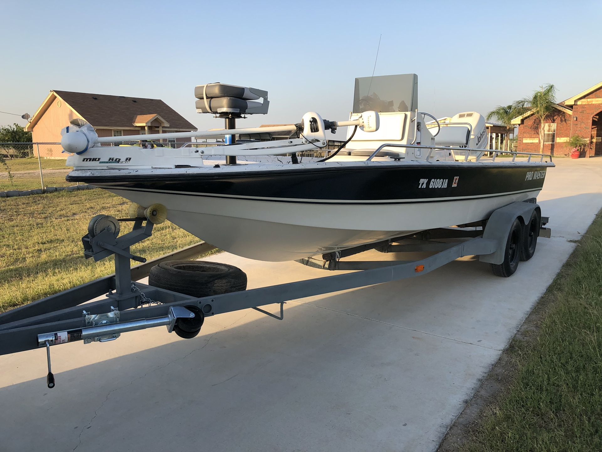 1998 ProMaster 220 bay boat 22 ft