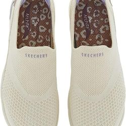 Skecher Arch Fit Size 7.5