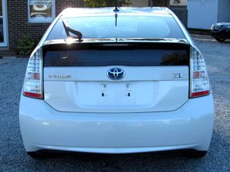 2010 Toyota Prius Thumbnail