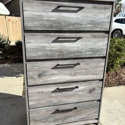 Ashley Rustic Gray 5 Drawer Dresser Chest of Drawers Furniture Great Condition 