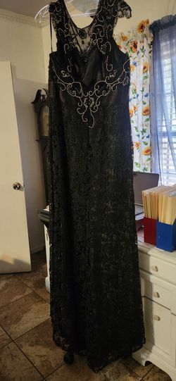 Elegant dress new for proms or quicenera