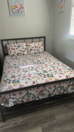 Queen Size Bed Set