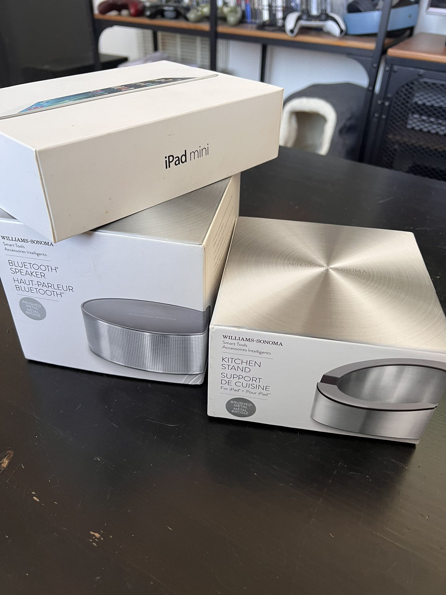 iPad Mini And Williams Sonoma Speaker And Stand $100 obo