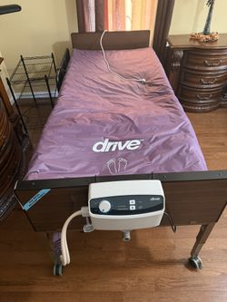 Hospital Bed With Adjustable Stand