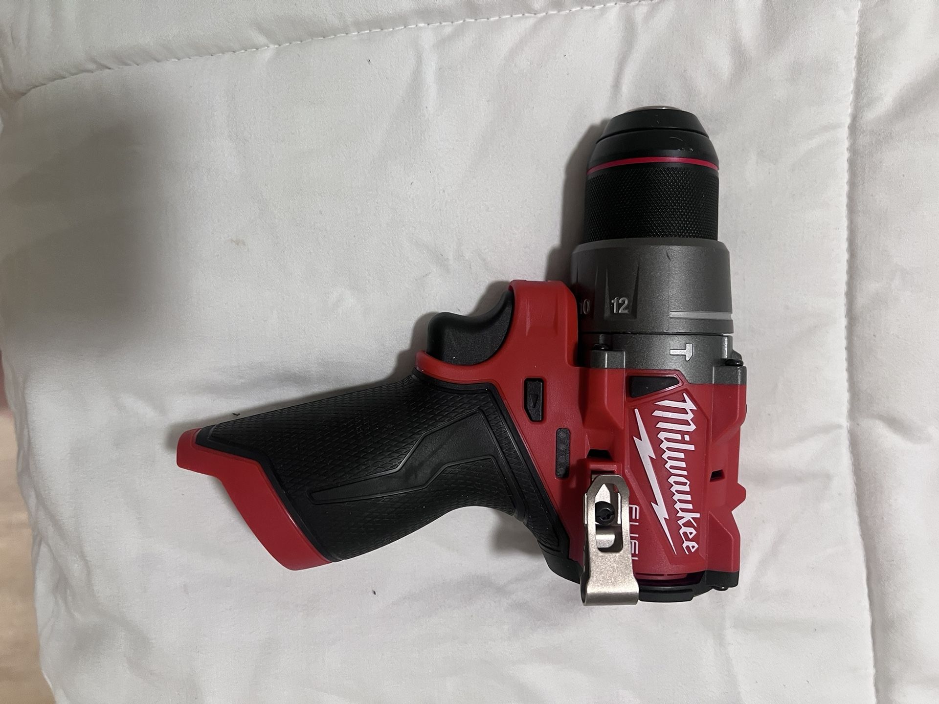 Milwaukee Fuel M12 Hammer Drill