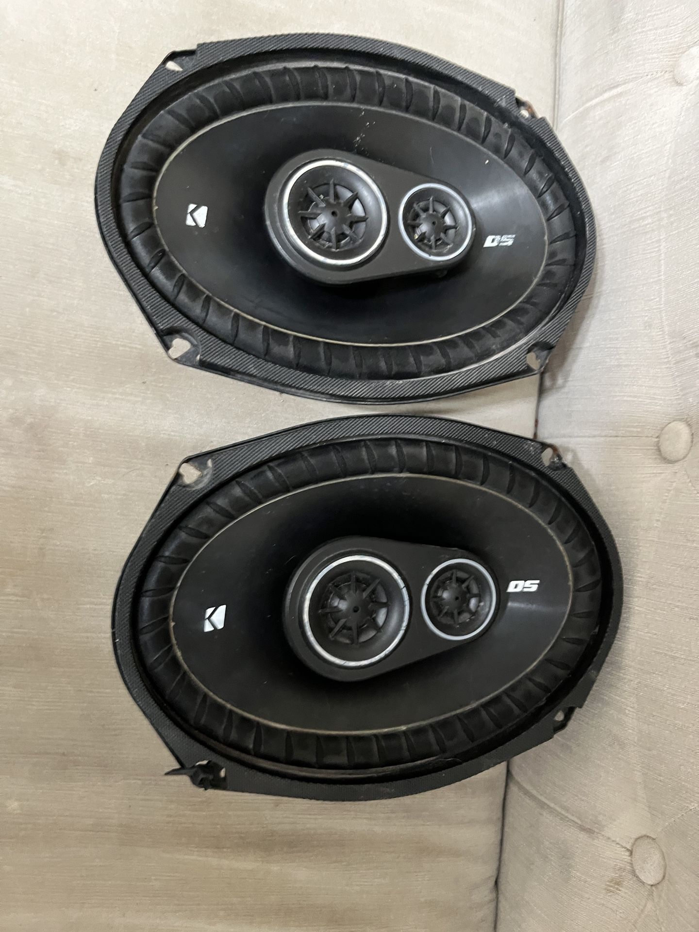 6x9 Kicker
