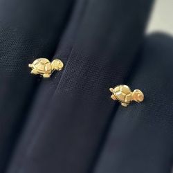 Jewelry 10k solid yellow gold turtle  Baby stud earring’s
