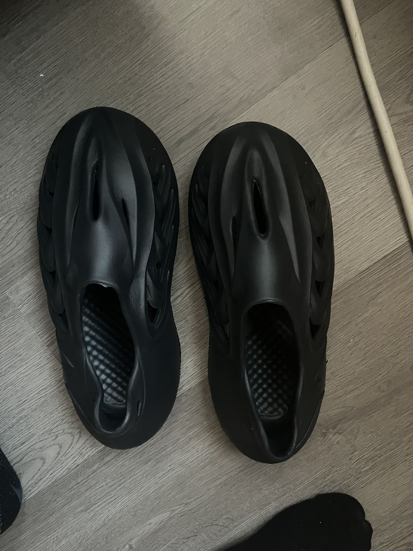 Black Foam Runners 