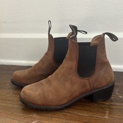 Women’s 8/8.5 Heeled Blundstone Boots 