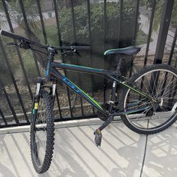 Men’s bicycle like new used twice