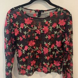 Floral Sheer Long Sleeved Black Crop Top w/Floral Design. Size Women’s Large