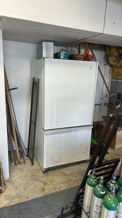 White Bottom-Freezer Refrigerator