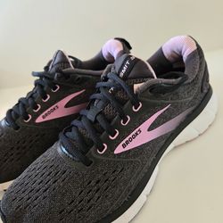 Brooks transmit Women's Size 7B Shoes