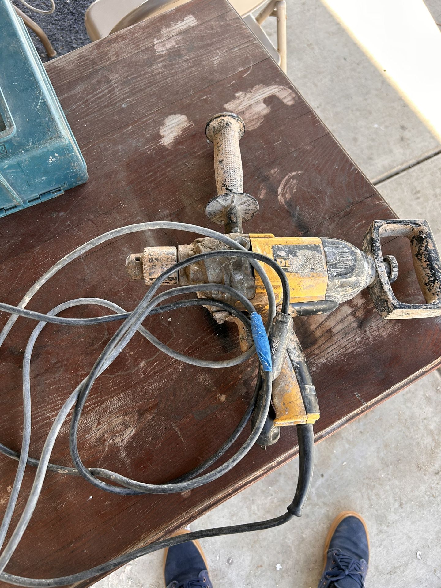 DEWALT 9 Amp 1/2 in. Spade Handle Drill Concrete Mud Mixer