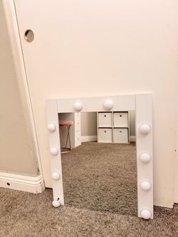 Vanity mirror