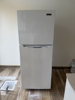 Magic Chef White Fridge