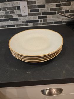 Pier 1 Stoneware Plates Set Of 4