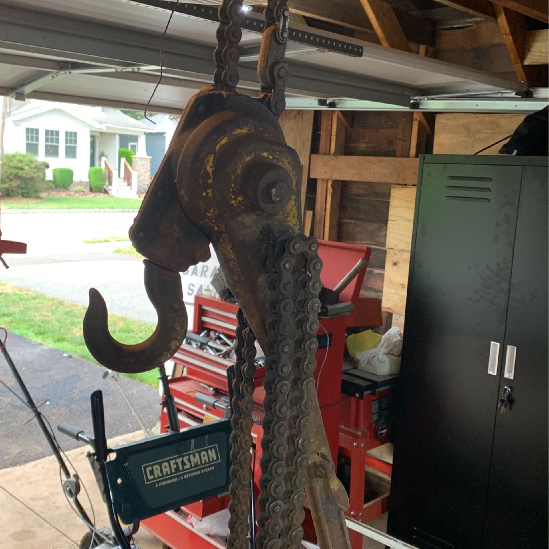 Winch. Manual Chain