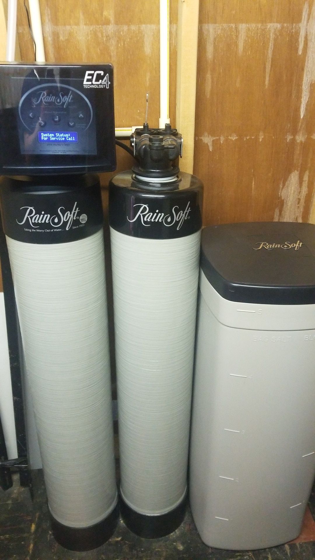 Water softener with a water fountain