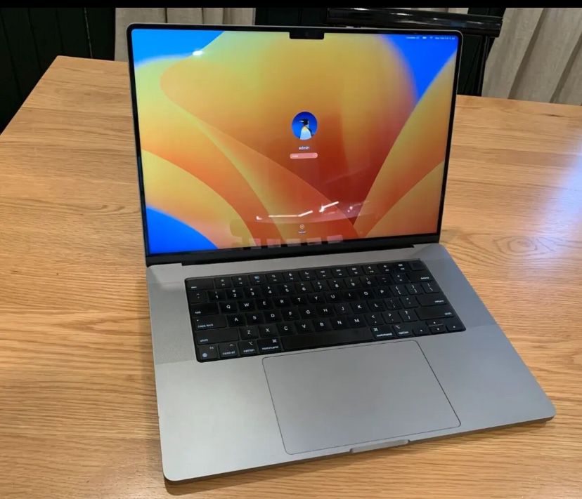 2021 Macbook Pro 16" M1 Pro - 32 GB, 500 GB - 