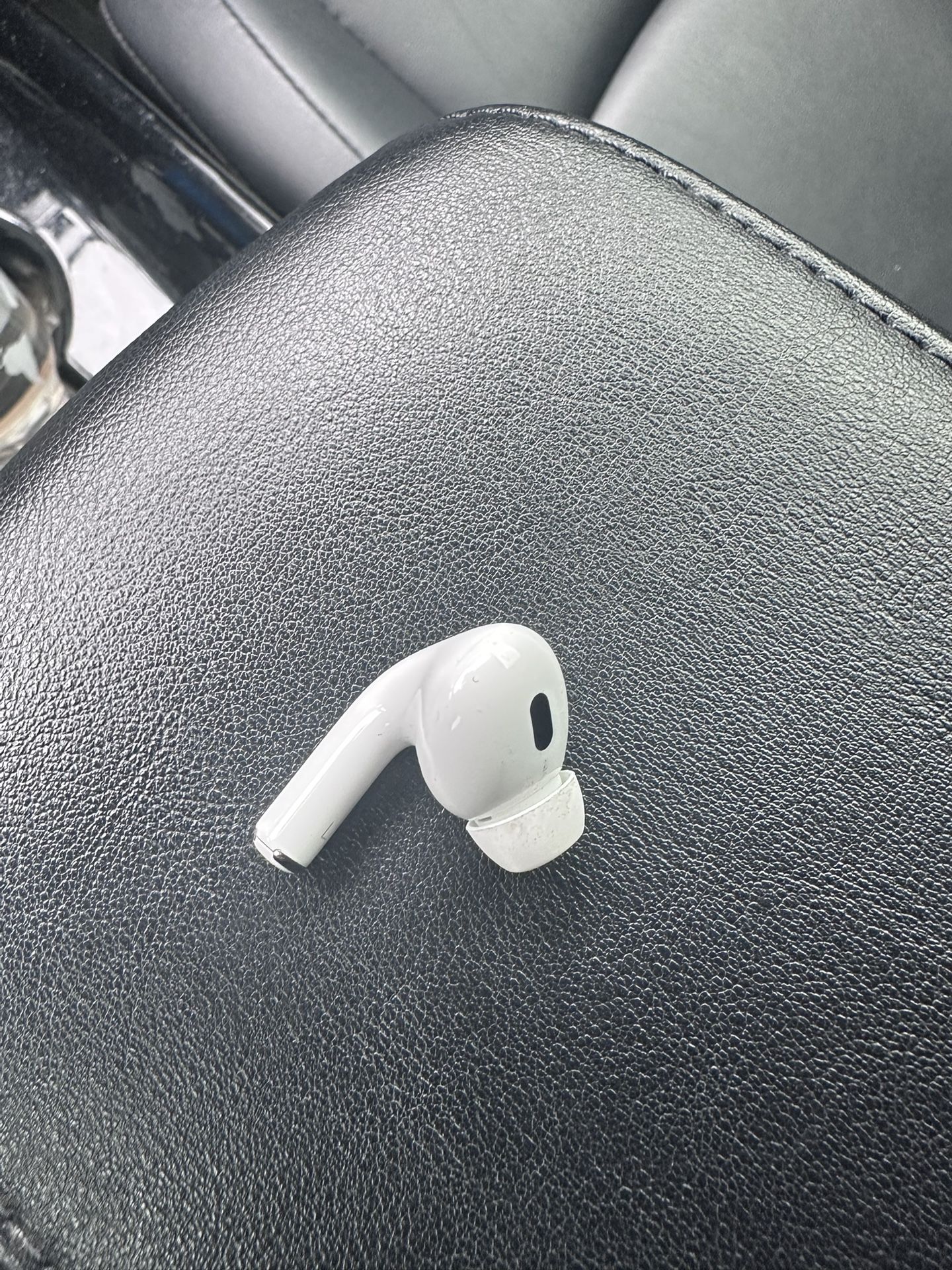 Left Airpod Pro
