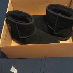 Black Uggs