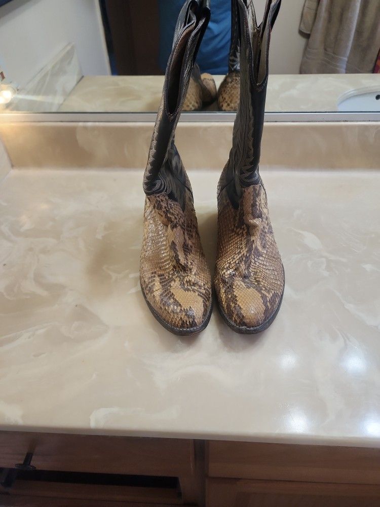 SNAKE SKIN BOOTS