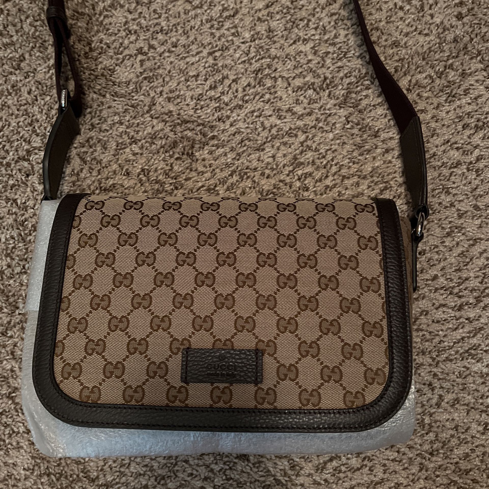 Authentic Gucci Messenger Bag 