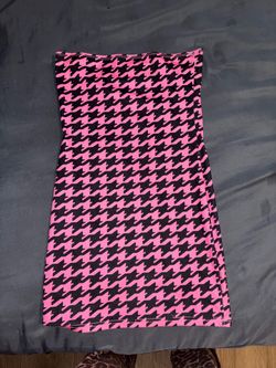 Pink/ black houndstooth skirt