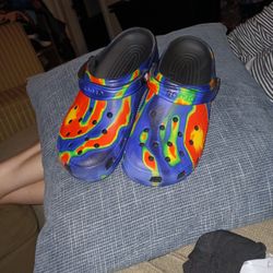 Lava Crocs Size 11 Men's 