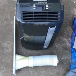 Delonghi Portable Air Conditioner Includes The Hose And Attached Windows And Remote 