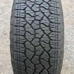 Goodyear 275/60/20  (1) Tire