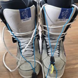 VANS X JAKE KUZYK SIZE 10 snowboarding Boots