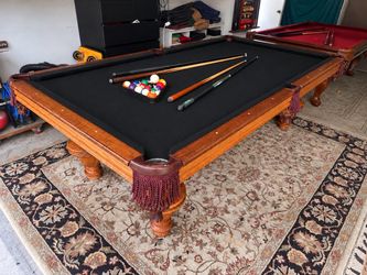 Elegant 8’ Oversized Pool Table - Brand New Felt - Can Deliver!