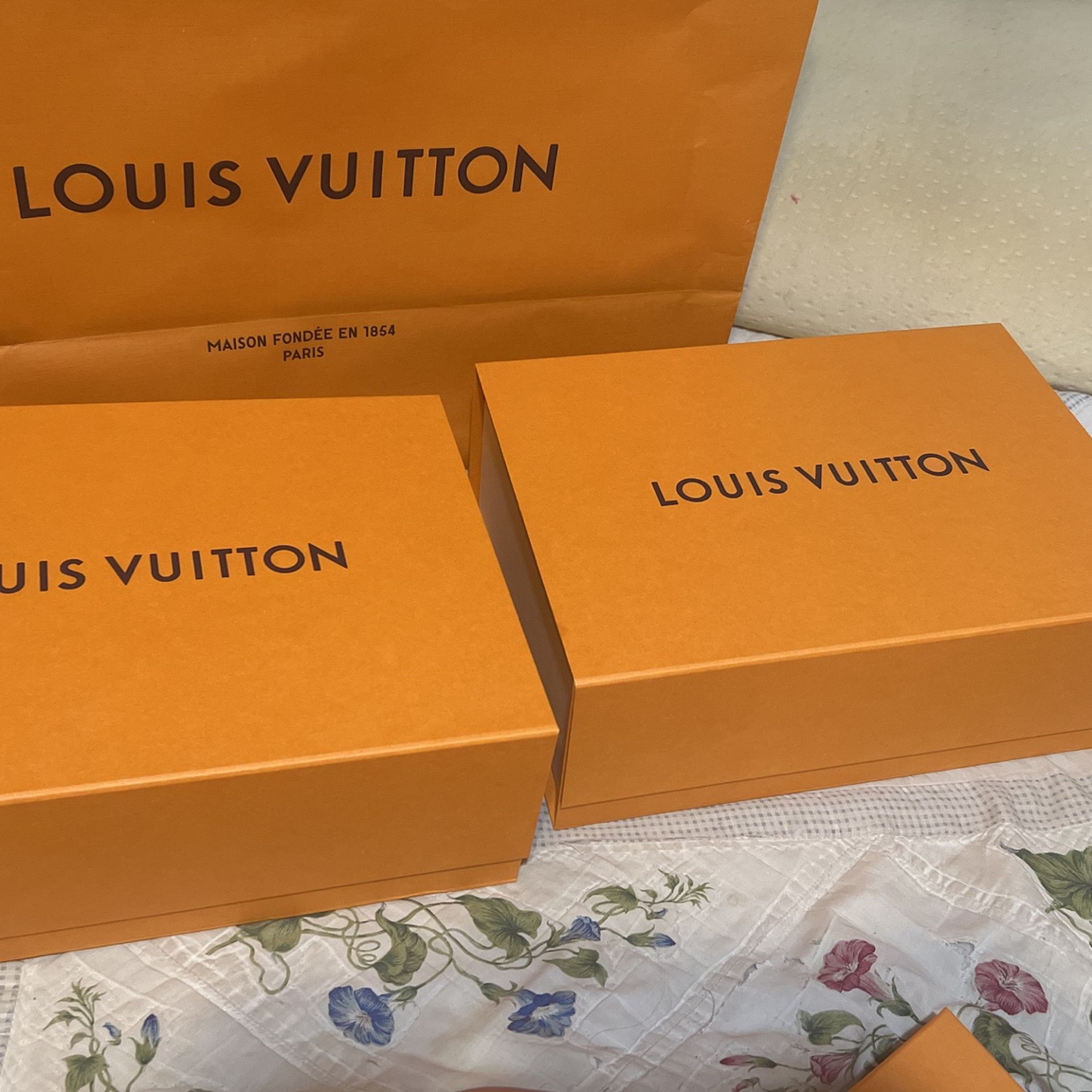 Louis Vuitton Empty Box 13.75 x 8.5 x 1.5. for Sale in Miami, FL -  OfferUp