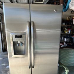 GE French Door Refrigerator/freezer