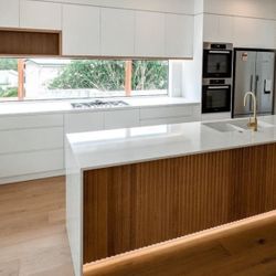 New Modern Kitchens 