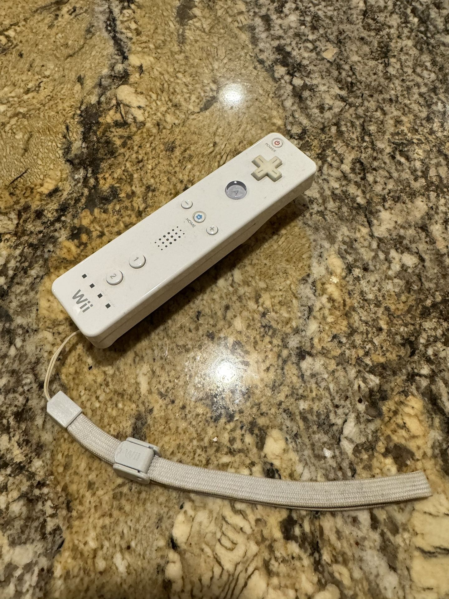 Nintendo RVL-003 Wii Remote Control - Nyko Battery