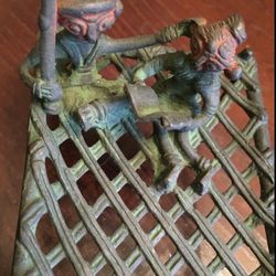 Vintage DHOKRA WORK Collectible. 2 Figurines On Indian Cot /Charpoy