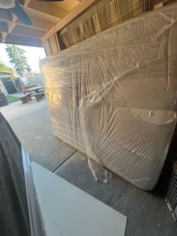Queen Mattress Set