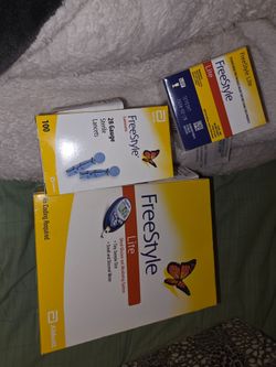 FreeStyle Lite Blood Glucose Meter Bundle