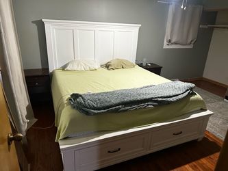 King size bed