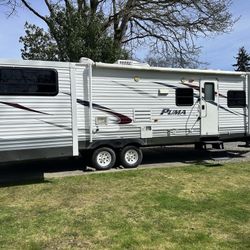 2013 Puma 32ft 3-slide Outs Rear-bunks Front Queen