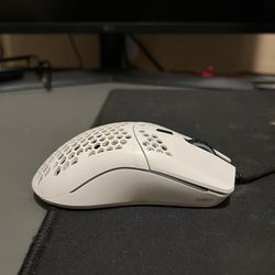 Model o glorious Wired Gaming Mouse 